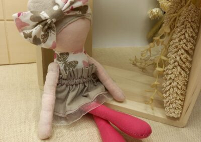 Poupée bio enfant Clémentine, headband vert et robe orange – Noundoll